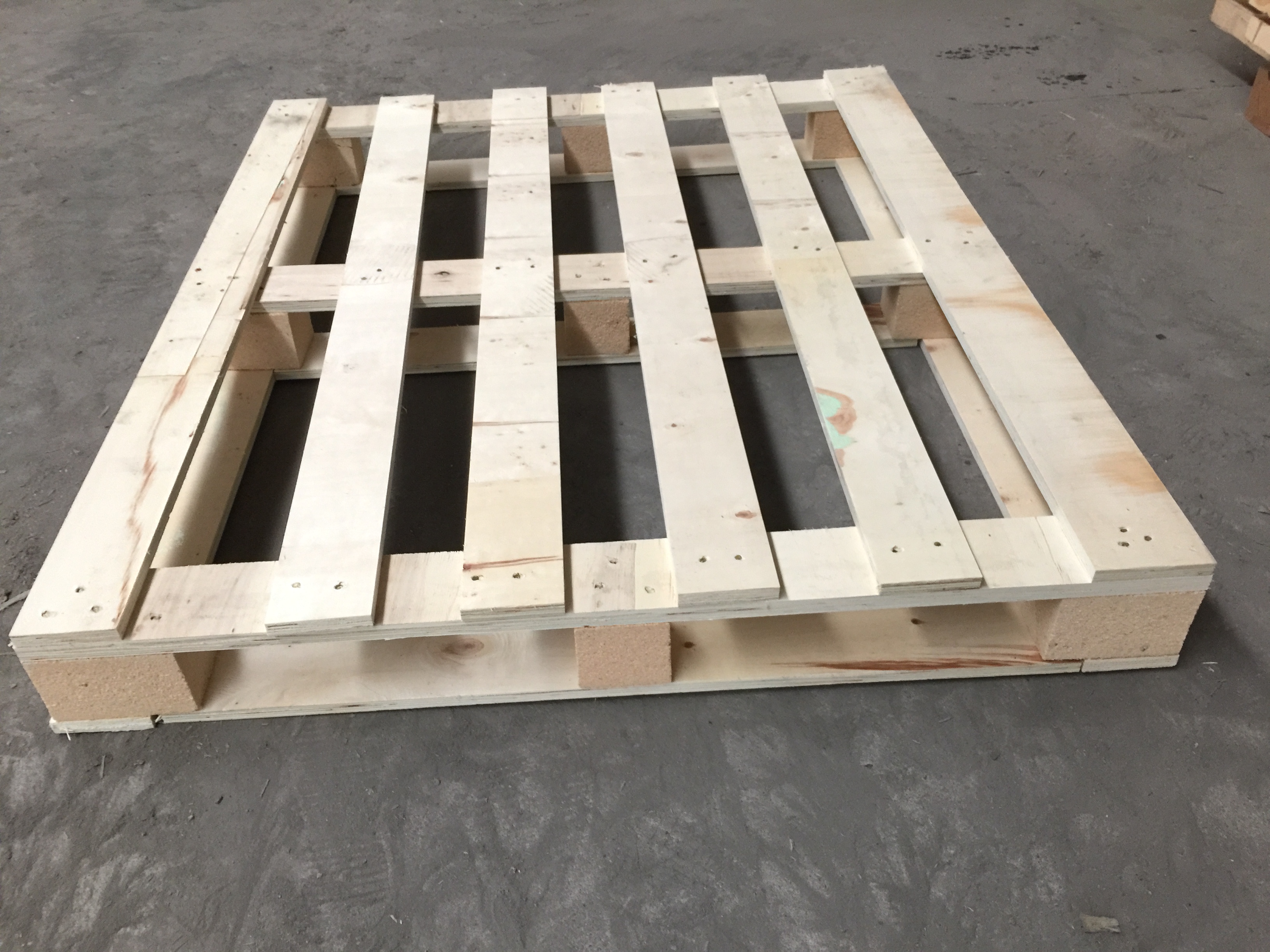 Custom wooden pallet 